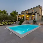 Tatijana Zadarvillas 别墅