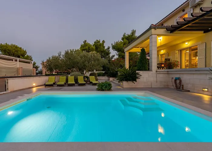 ヴィラ Tatijana Zadarvillas ククリカ