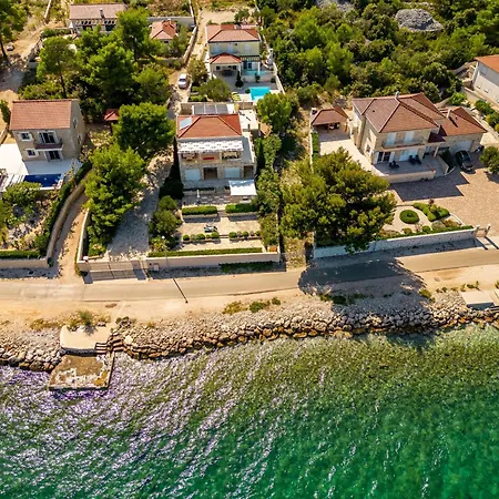 Tatijana Zadarvillas 빌라